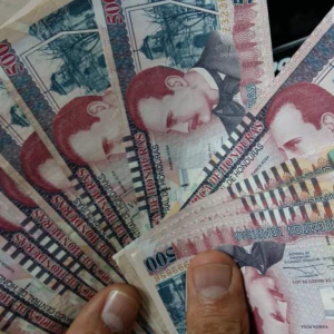 5,000 Lps en efectivo